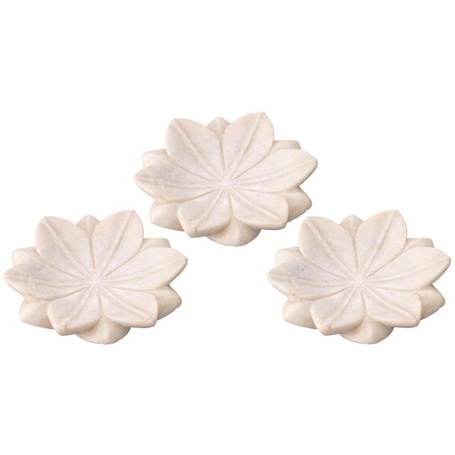 Lotus Marble Plates, Small - Set of 3 For Sale In Los Angeles - Image 6 of 6