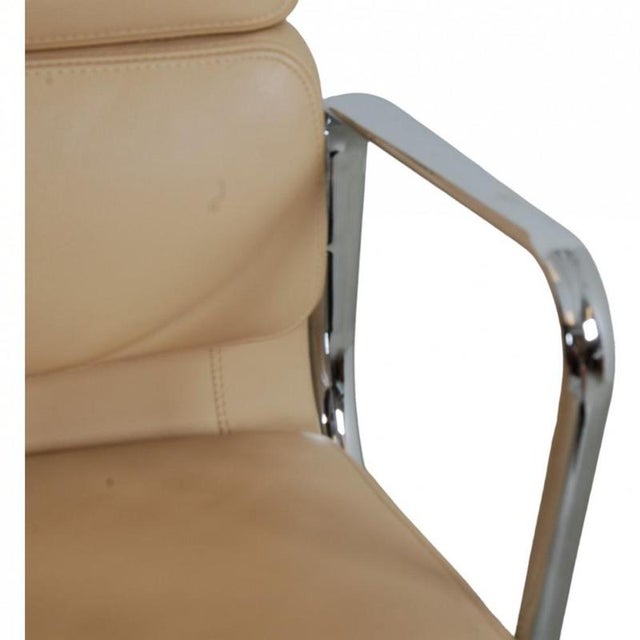 Ea-208 Softpad Chair in Beige Leather by Charles Eames, 2000s For Sale - Image 13 of 18