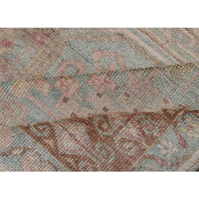 Vintage Turkish Double Medallion Oushak in Neutral Earth Tones 4'5 X 8'0 For Sale - Image 9 of 10