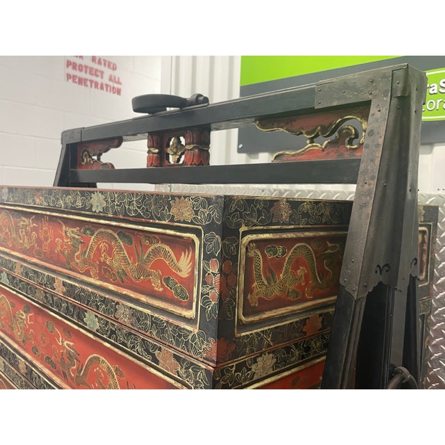 Early 19th Century Large Chinese Lacquer Wedding or Travel Box For Sale - Image 4 of 11