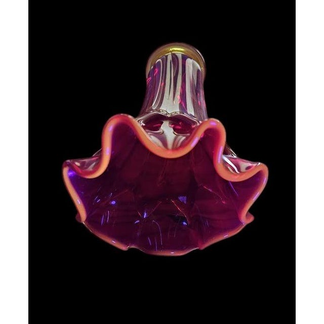 Vintage Viking Art Glass Vase Epic Amberina Flared Rim - 8 Inches - Glows For Sale - Image 10 of 11