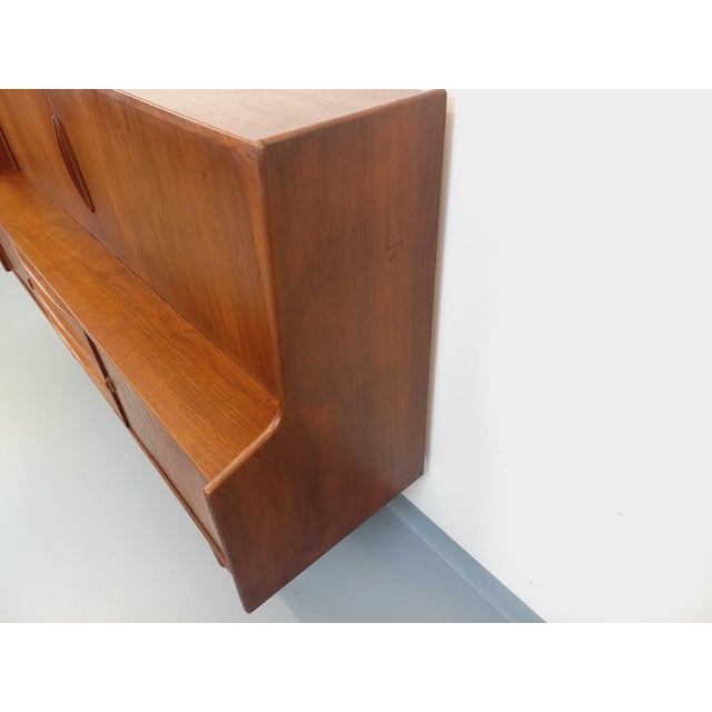 Vintage Scandinavian Sideboard by Ib Kofod-Larsen for Faarup Møbelfabrik, 1960s For Sale - Image 4 of 18