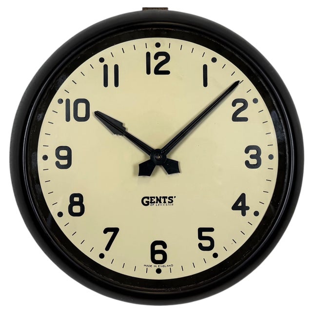 Vintage Brown Bakelite Wall Clock by Gents of Leicester, 1950s For Sale - Image 17 of 17