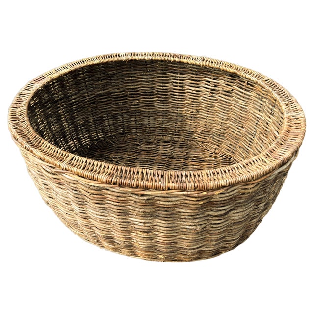French Rustic Oval Willow Wicker Basket, 1960s For Sale