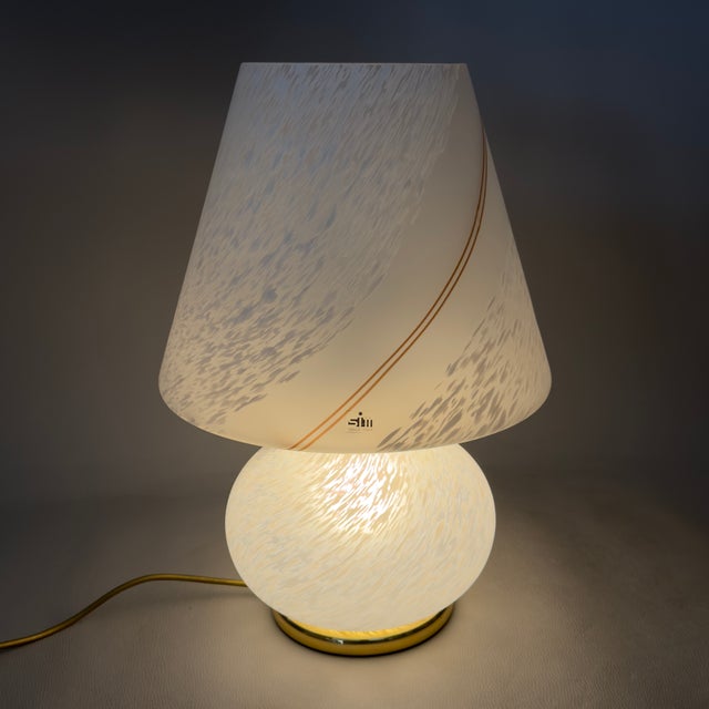 Mushroom Table Lamp in Satin White Spotted Murano Glass, 1970s For Sale - Image 4 of 17