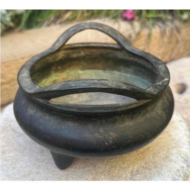 Antique Chinese Bronze Tripod Censer With Strap Handles & Xuande Mark Late Ming For Sale - Image 15 of 18