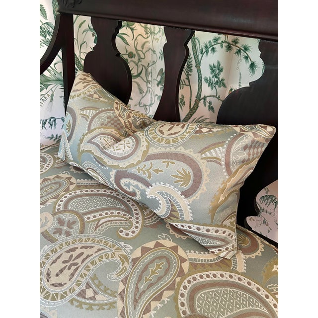 Early 20th Century American Classical Revival / Empire Revival Mahogany Settee With New Paisley Upholstery For Sale In New Orleans - Image 6 of 15