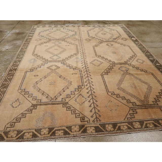 Sand Galerie Shabab Collection Mid-20th Century Turkish Anatolian Room Size Carpet For Sale - Image 8 of 10