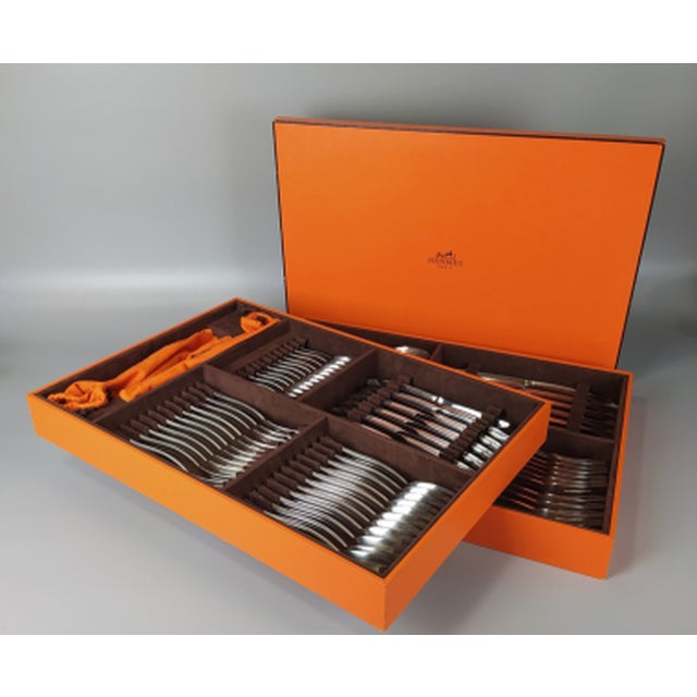 Ondes Model Flatware Set from Hermès Paris, Set of 98 For Sale - Image 6 of 8
