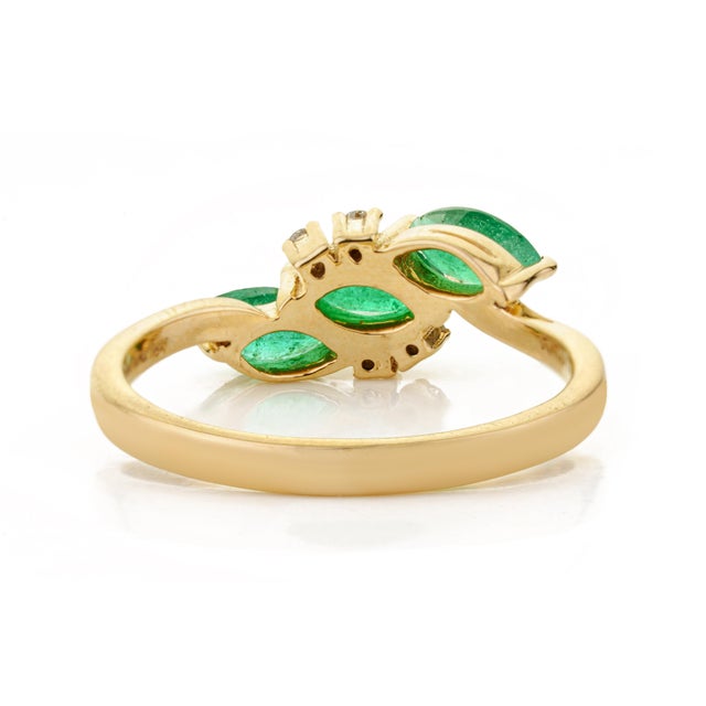 1 Carat Emerald & Diamond Three Stone Cluster Ring Size 4 in 14k Yellow Gold For Sale - Image 10 of 16