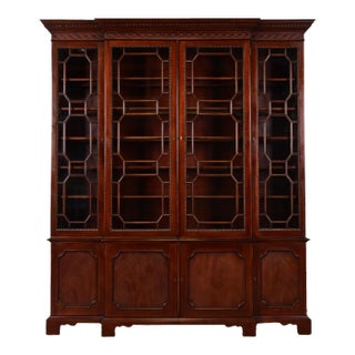 Kindel Furniture Georgian Carved Mahogany Lighted Breakfront Bookcase Cabinet For Sale