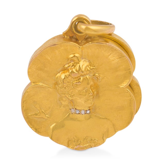 Art Nouveau 1910s Art Nouveau Diamond 18k Yellow Gold Locket Pendant For Sale - Image 3 of 6