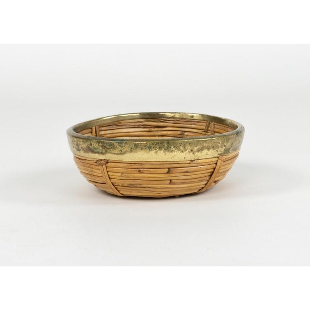 Mid-Century Round Bowl or Centerpiece in Bamboo, Rattan and Brass, Italy, 1970s For Sale - Image 6 of 11