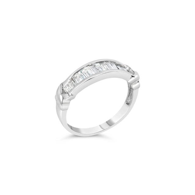 Contemporary .925 Sterling Silver 1/2 Cttw Baguette Cut Diamond Channel Set X-Station Wedding Ring (H-I Color, I1-I2 Clarity) - Size 6-3/4 For Sale - Image 3 of 7