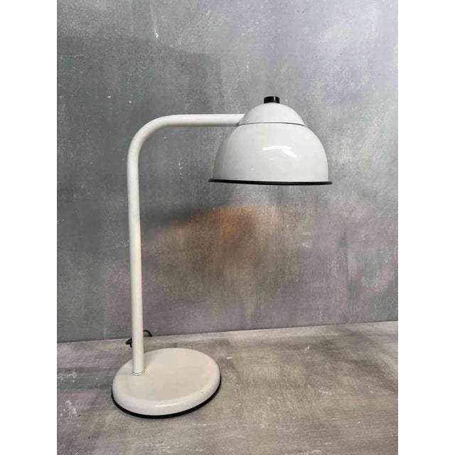 Beautiful gooseneck desk lamp attributed to Fagerhults (Sweden); 70s - 80s. Nice sleek design, with black pressure switch...