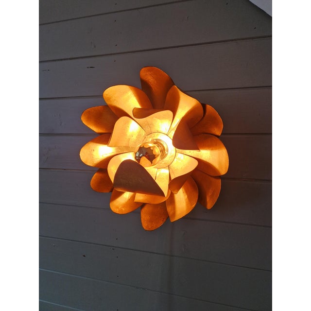 Floral Wall Sconce in Gilded Metal, Italy, 1970s For Sale - Image 6 of 15