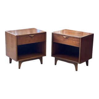 1970s Vintage Pair of Lane One Drawer Nightstands For Sale