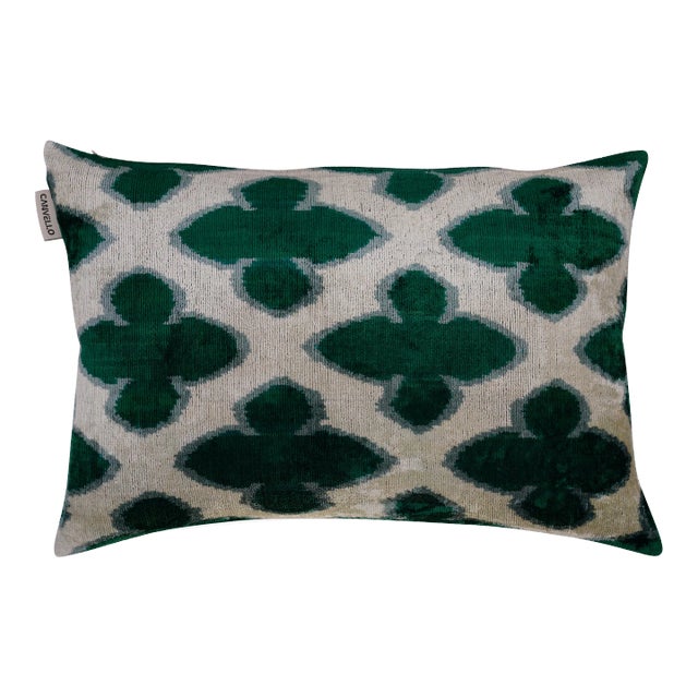 Contemporary Luxury Green Handmade Silk Throw Pillow With Down Insert For Sale