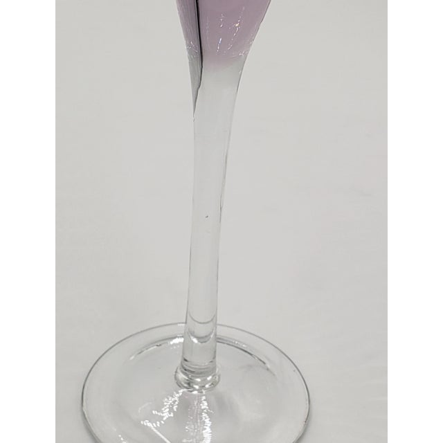 Pair of 1970s Hand-Blown Luminarc Circleware French Flutes/Cocktail Glasses With Pink Stems For Sale - Image 4 of 9