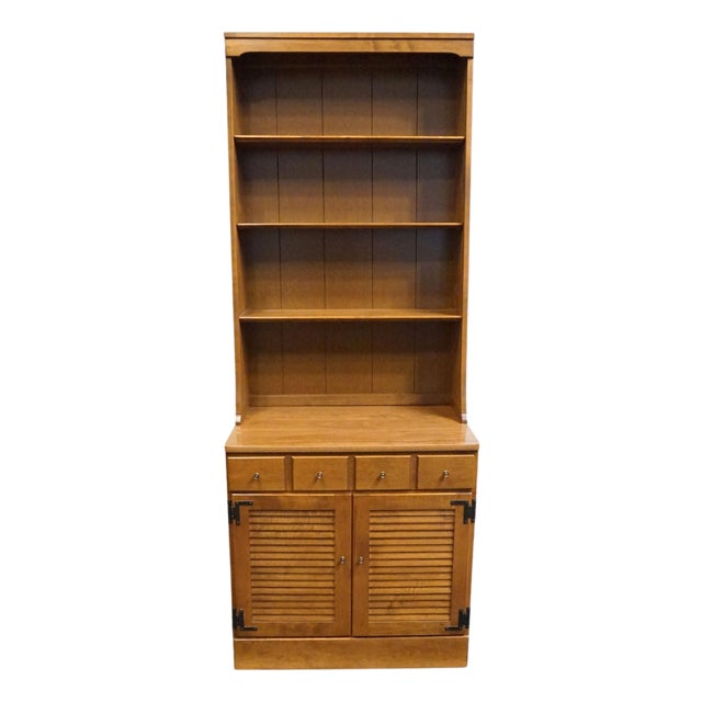 Ethan Allen Heirloom Nutmeg Maple CRP Custom Room Plan 30" Shutter Door Cabinet W. Bookcase Top 10-4511p / 10-4019 For Sale