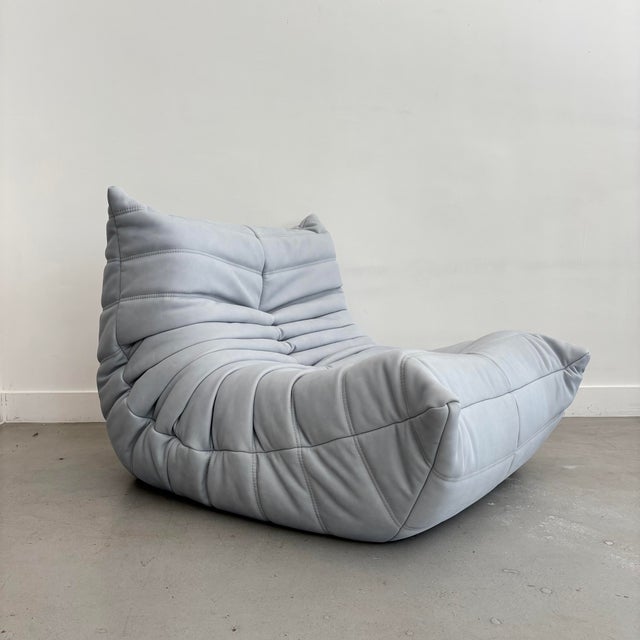 Togo chaise longue by Michel Ducaroy for Ligne Roset in baby blue leather. Fully reupholstered, I have the original cover...