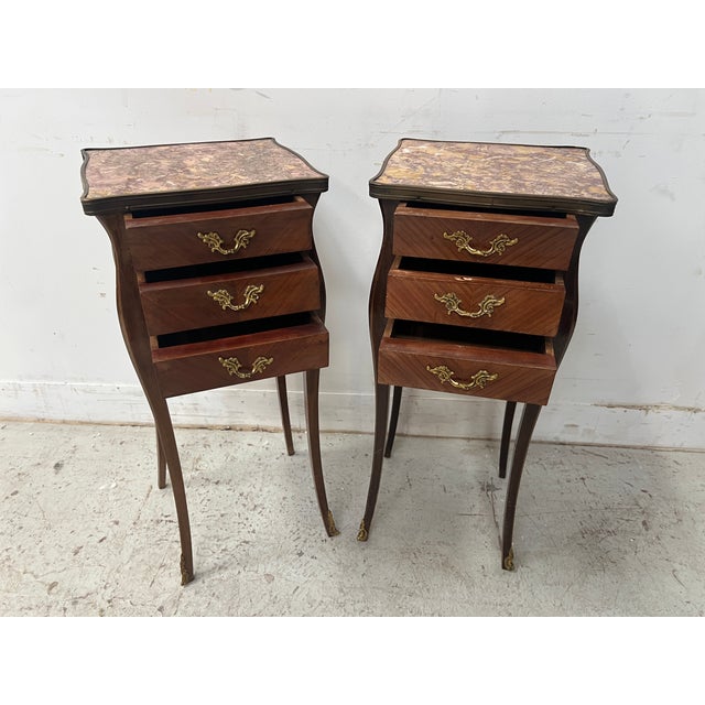 Small Louis XV Style Marquetry Commodes with Marble Tops, 1900s, Set of 2 For Sale - Image 5 of 13