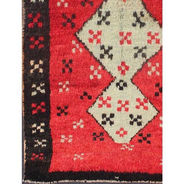 Tribal Vintage Turkish Tulu Rug With Bold Crimson Field and Cream Diamond Medallions For Sale - Image 3 of 13