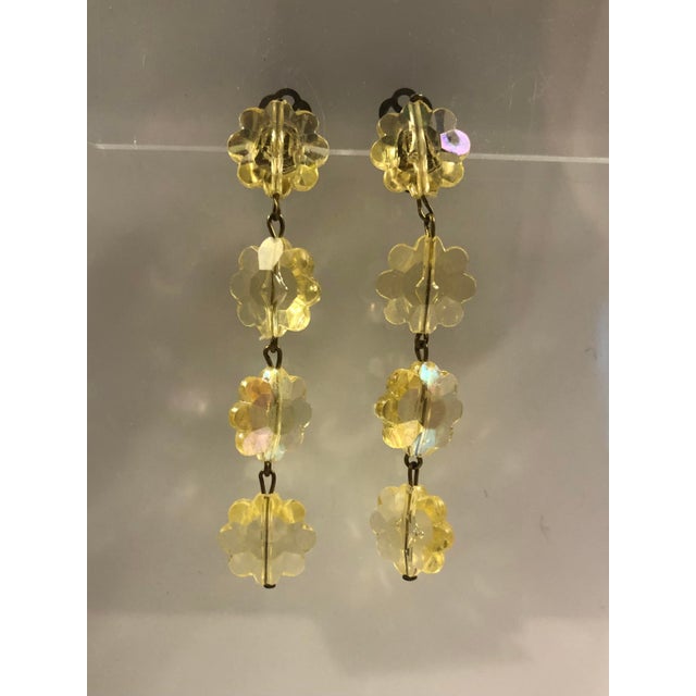 Mid-Century Modern 1960s Pair of Austrian Yellow Floral Lucite Dangle Earrings For Sale - Image 3 of 9