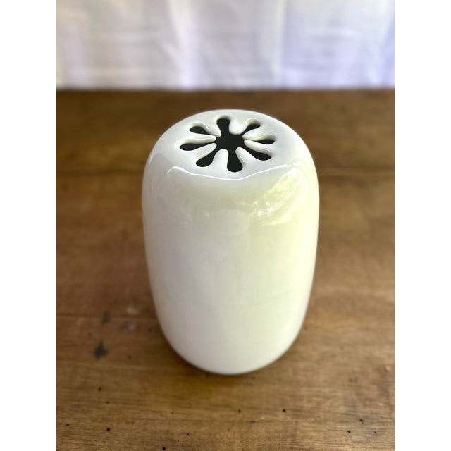 Vintage David Gil Spark Vase for Bennington Potters - 8.75" For Sale - Image 11 of 12