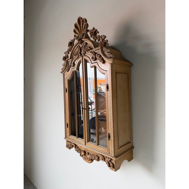 1970s 1970s Italian Hollywood Regency Carved Wood Two-Door Hanging Wall Cabinet For Sale - Image 5 of 13