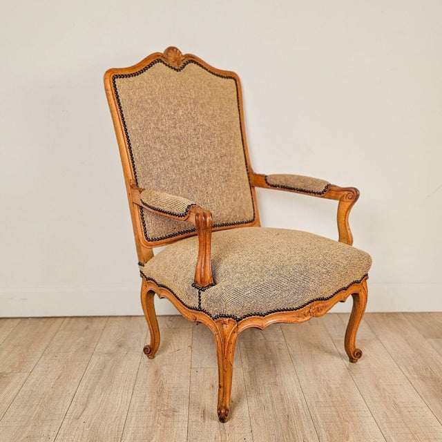 19th Century Pair of 19th Century Italian Carved Wooden Chairs in Transitional Style For Sale - Image 5 of 10