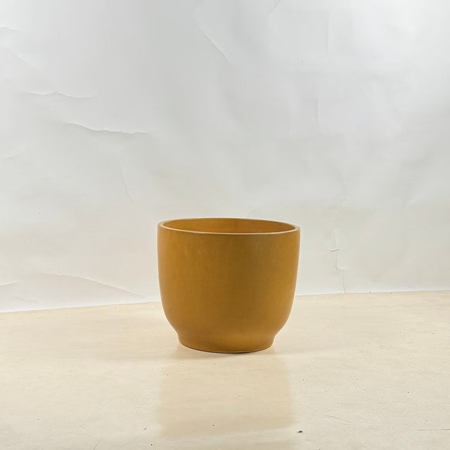 Gainey Pottery 1960s Impeccable Mustard or Ochre Glazed Ceramic Planter by Gainey Ceramics For Sale - Image 4 of 9