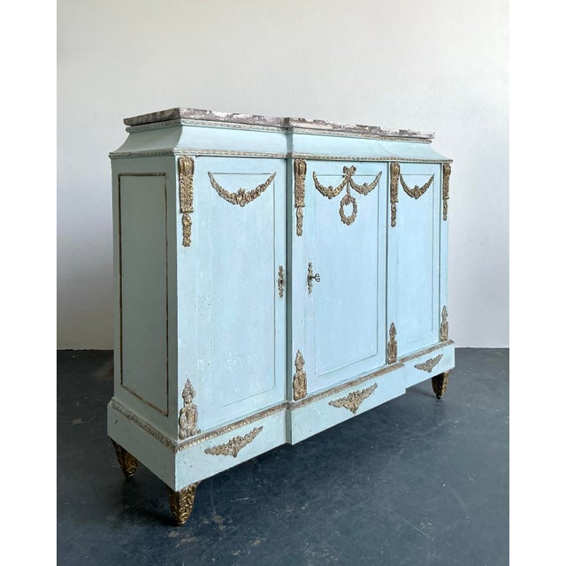 French Country Vintage Neoclassical Gilt Tipped Cabinet With Scagliola Top For Sale - Image 3 of 11
