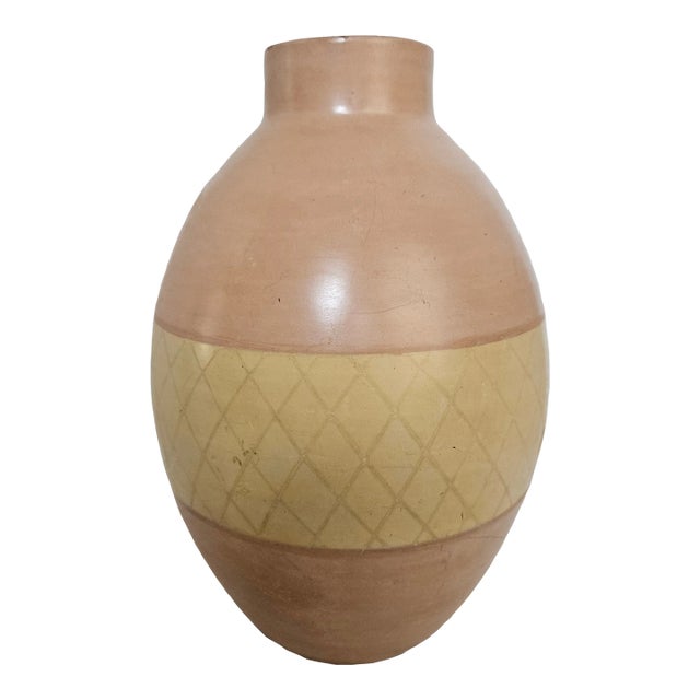 Chulucanas Art Pottery Vase by Jose Sosa, Made in Peru Dated 2002 For Sale