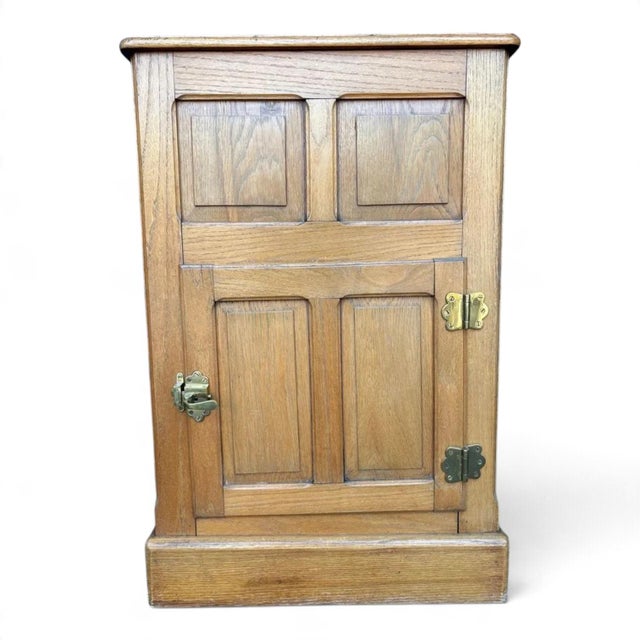 Traditional 1940s Oak Hinged Top/Tin Lined/Front Door Ice Box For Sale - Image 3 of 6