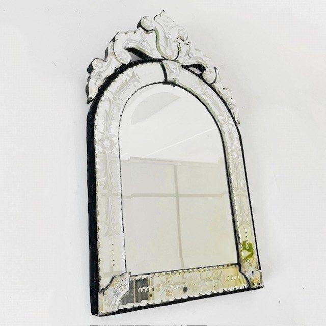 Antique Venetian Etched Mirror, 1900s For Sale - Image 3 of 7