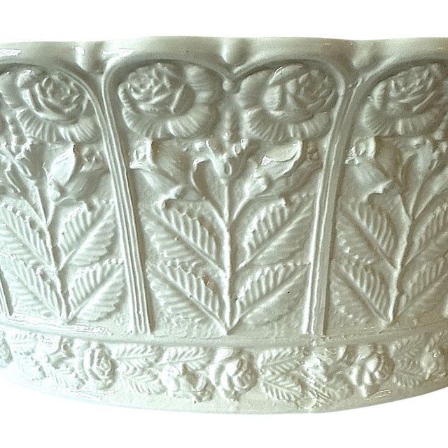 Hollywood Regency Late 20th Century Tiffany & Co. 'Made in Italy' Neoclassical Style White Ceramic Cachepot For Sale - Image 3 of 5