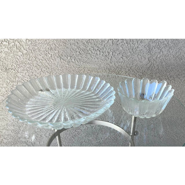 1970s Circa 1970 Pilgrim Glass Handblown Textured “Ice” Petals Crudité Platter Set – 2 Pieces For Sale - Image 5 of 13