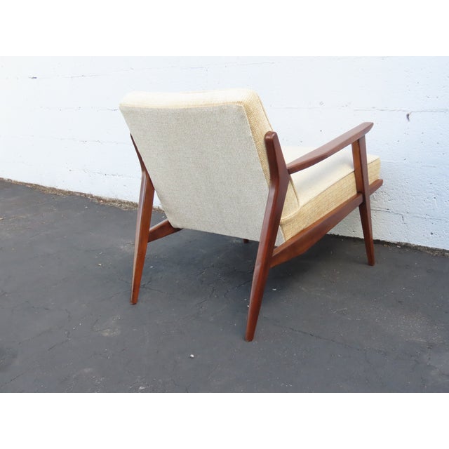 Mid Century Modern Lounge Side Accent Chair 6614 For Sale - Image 4 of 16