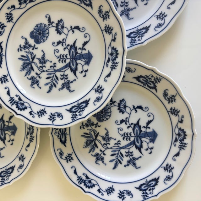 Blue Danube 1970s Blue Danube Blue Onion Porcelain Salad or Dessert Plates - Set of 8 For Sale - Image 4 of 6