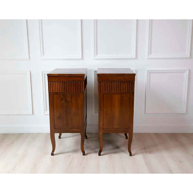 Pair of Italian 18th Century Walnut Bedside Chests with Carved Fluted Drawers For Sale - Image 9 of 11