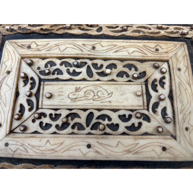 Antique Anglo - Indian Bombay Mughal Footed Box For Sale - Image 9 of 11
