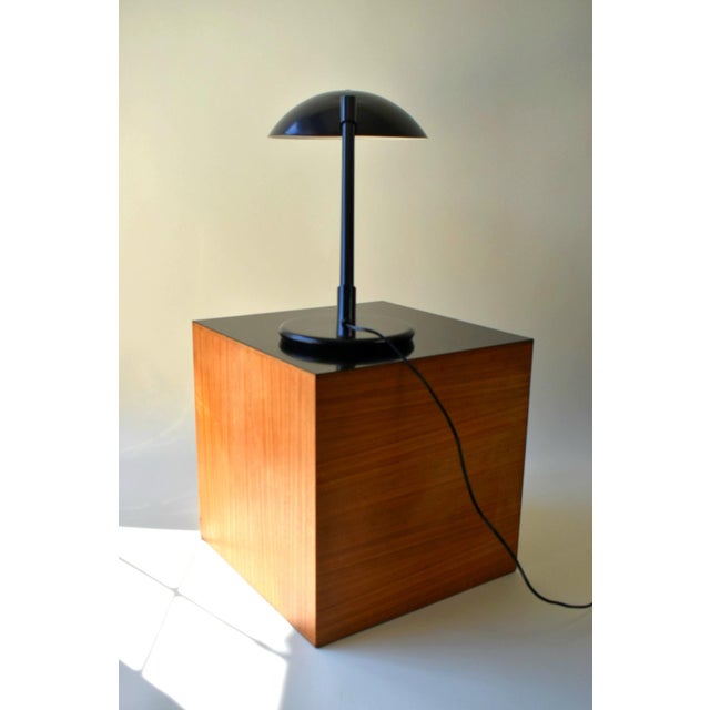 1980s Vintage Postmodern Art Specialty Co. Oversized Black Cantilever Saucer Desk Lamp For Sale - Image 5 of 13