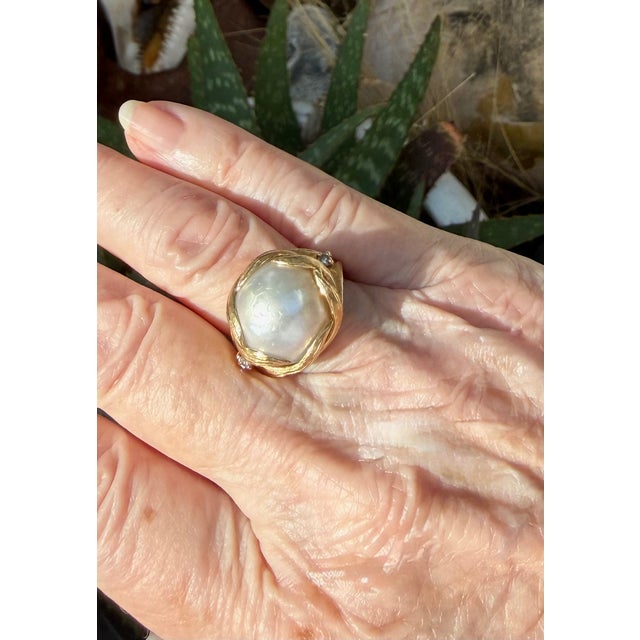 Metal 14k Gold Mabè Pearl & Diamond Ring Vintage For Sale - Image 7 of 7