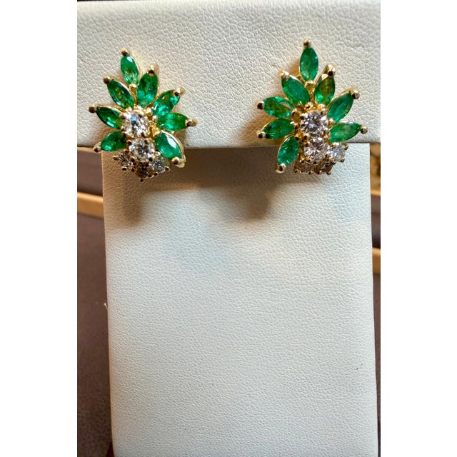 Transparent 1.6Ct Natural Brazilin Marquise Emerald & 1.0 Ct Diamond Clip on Earring 18 KYG For Sale - Image 8 of 18