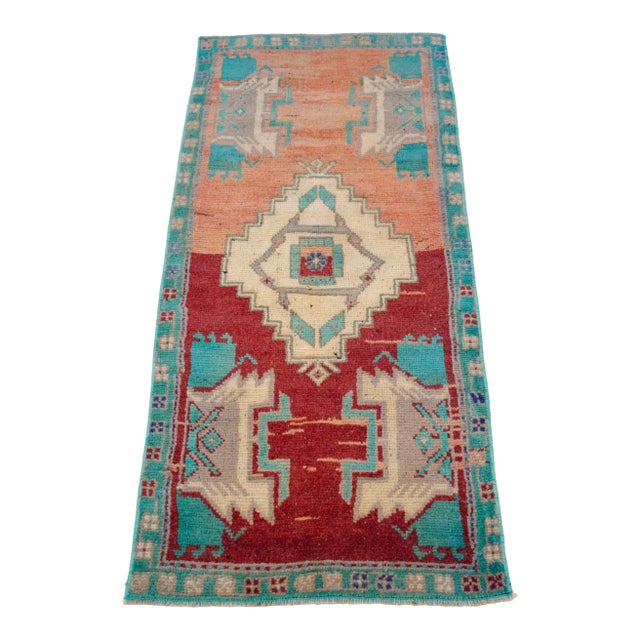 1960s Hand Knotted Small Oushak Rug Mini Rug Mat Entry Decor Bath Mat - 1'8" X 3'7" For Sale
