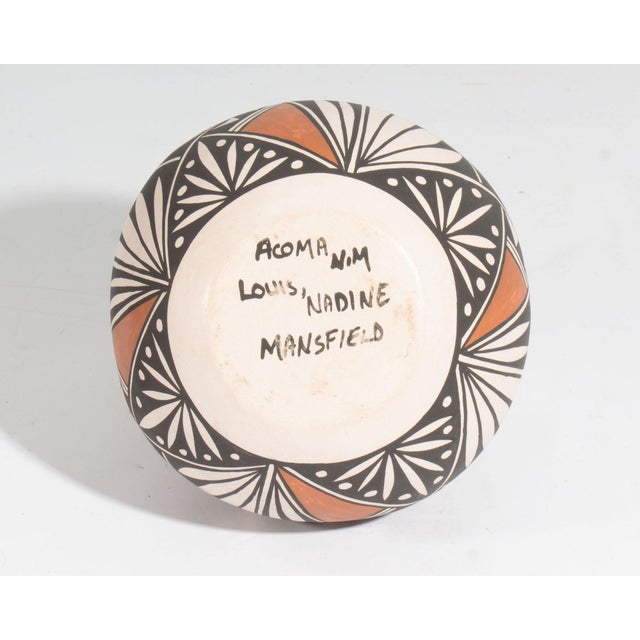 Late 20th Century Acoma Pueblo Pottery Wedding Vase by Louis and Nadine Mansfield For Sale - Image 5 of 6