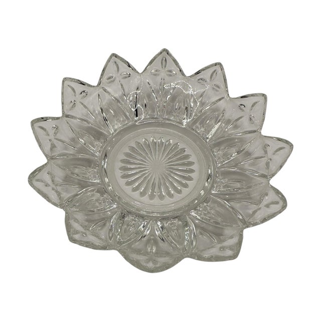 Transparent Vintage Pressed Glass Fruit Bowls in 'Petal' Pattern by Federal Glass Company - A Set of 3 For Sale - Image 8 of 12
