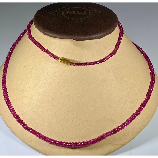 Natural 100 Carat Natural Ruby Bead Single Strand Necklace with Silver Clasp For Sale - Image 9 of 18