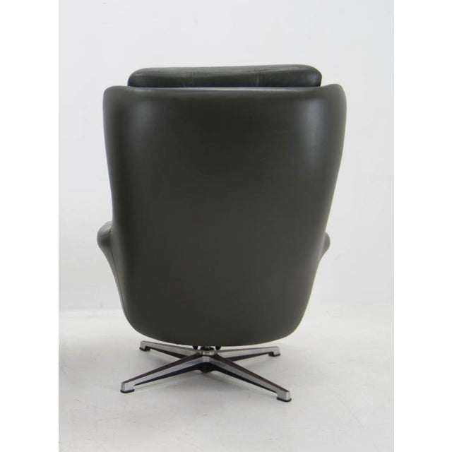 1970s Mid-Century Modern Swivel Rocking Chair, 1970s For Sale - Image 5 of 12